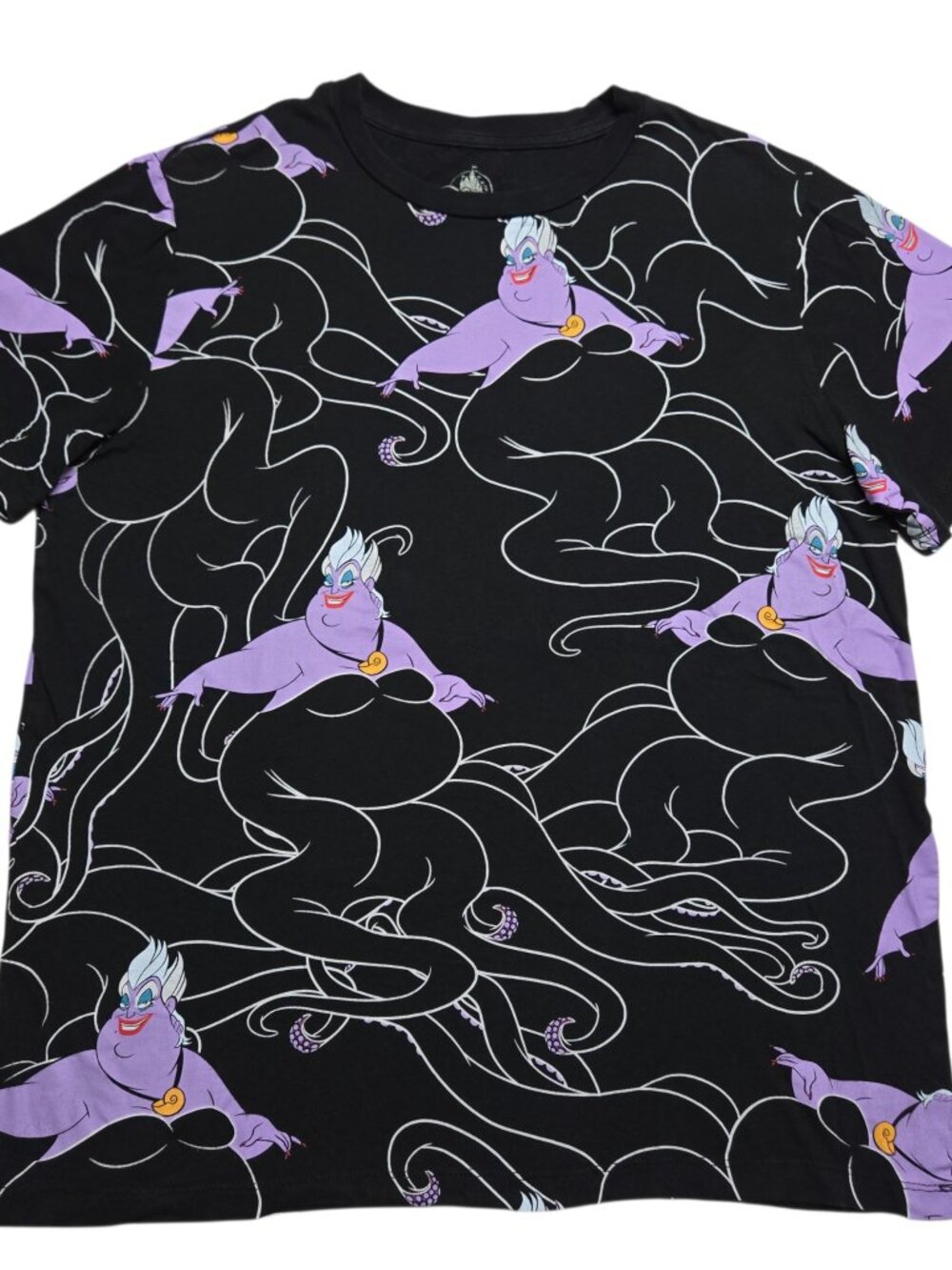 Disney Ursula T-Shirt Womens Medium Black All Over Print Graphic Short Sleeve